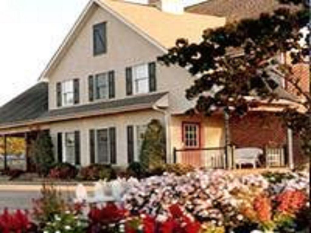 Country Living Inn Smoketown  Extérieur photo